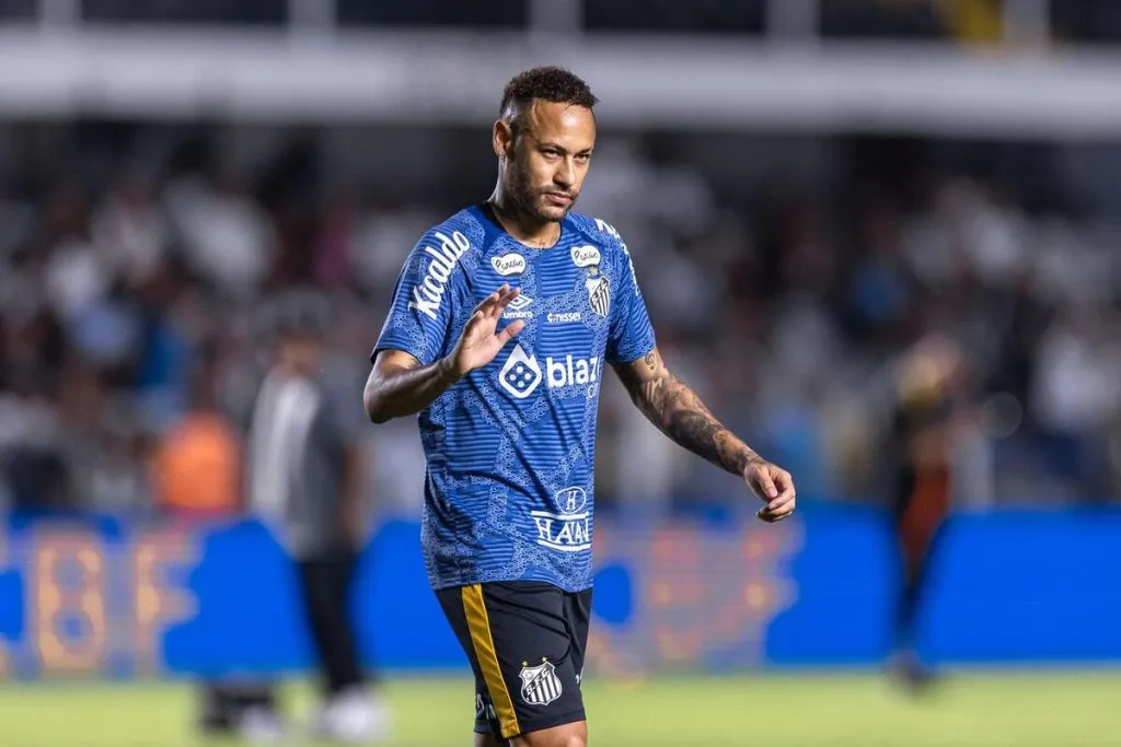 Neymar deve voltar a campo em maio — Foto: Abner Dourado/AGIF.