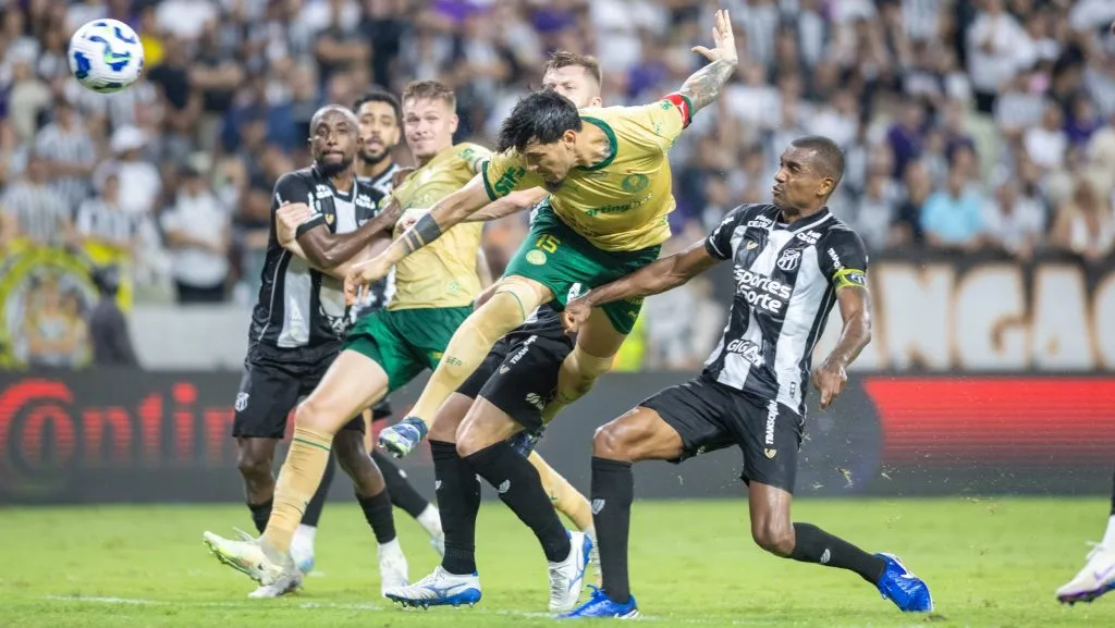 Ceará x Palmeiras se enfrentando na Arena Castelão pela Copa Do Brasil 2025. Foto: Baggio Rodrigues/AGIF