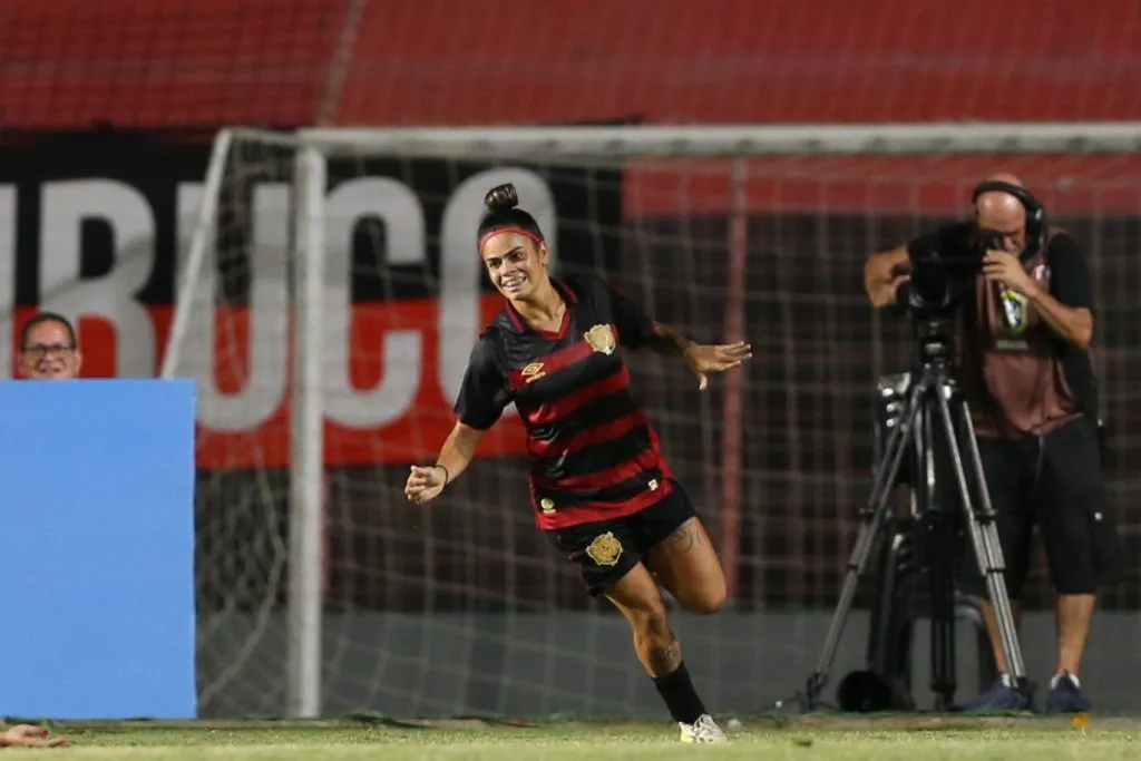 Jogadora do Flamengo. Foto: Marlon Costa/AGIF