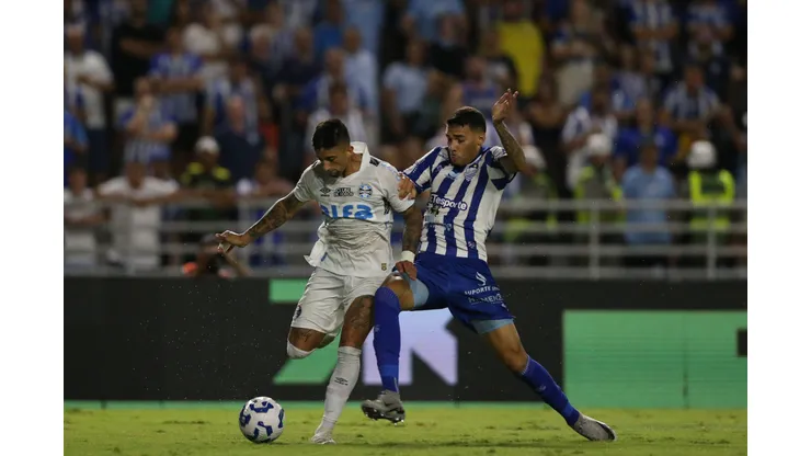 AL - MACEIO - 30/04/2025 - COPA DO BRASIL 2025, CSA X GREMIO - Lance durante a partida entre CSA e Gremio no Estadio Rei Pele em Maceio (AL), valida pela Copa do Brasil 2025. Foto: Marlon Costa/AGIF