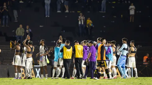Jogadores do Corinthians comemoram vitória ao final da partida contra o Novorizontino no estádio Jorge Ismael de Biasi pelo campeonato Copa Do Brasil 2025. Foto: Joisel Amaral/AGIF