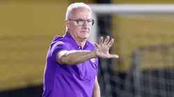 Dorival Júnior iniciou com o pé direito.
