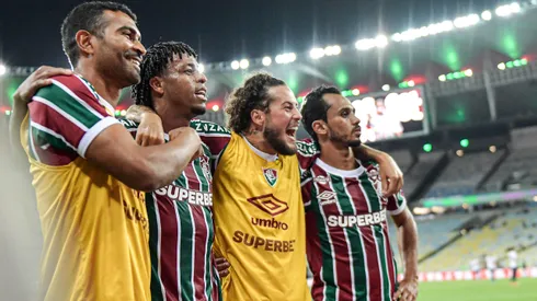 Keno jogador do Fluminense comemora seu gol com jogadores do seu time durante partida contra o Aparecidense no estádio Maracanã pelo campeonato Copa Do Brasil 2025. Foto: Thiago Ribeiro/AGIF