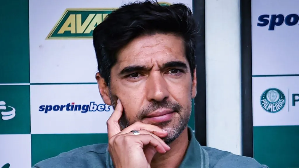 Abel Ferreira tecnico do Palmeiras durante partida contra o Botafogo no estadio Arena Allianz Parque pelo campeonato Brasileiro A 2025 – Foto: Fabio Giannelli/AGIF