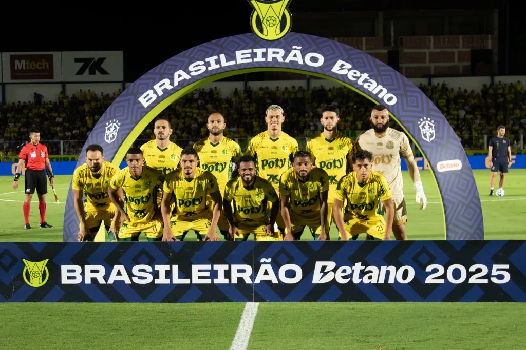 SP – MIRASSOL – 26/04/2025 – BRASILEIRO A 2025, MIRASSOL X ATLETICO-MG – Jogadores do Mirassol posam para foto antes na partida contra Atletico-MG no estadio Jose Maria de Campos Maia pelo campeonato Brasileiro A 2025. Foto: Joisel Amaral/AGIF