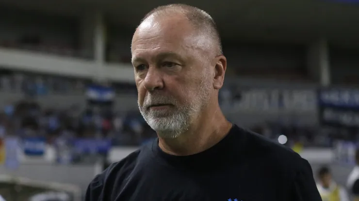 Mano Menezes técnico do Grêmio durante a partida entre CSA e Grêmio no Estádio Rei Pelé em Maceió (AL), válida pela Copa do Brasil 2025.