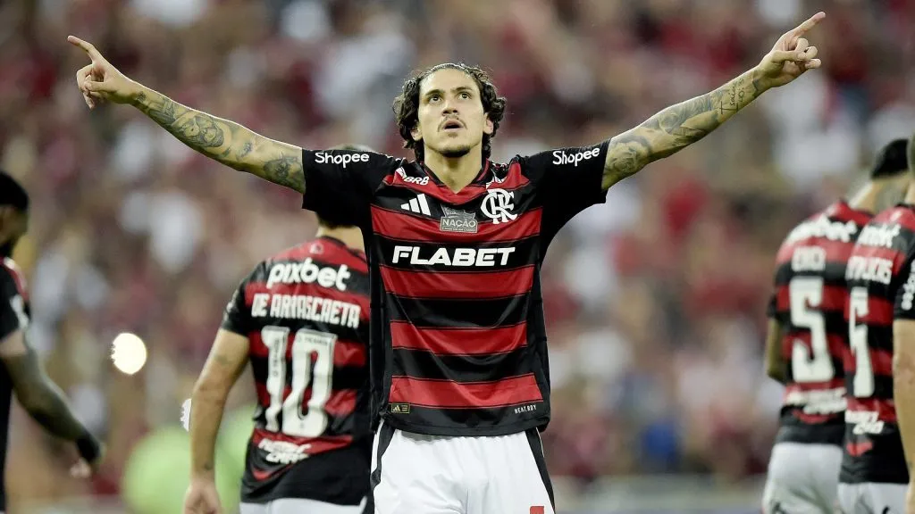 Pedro jogador do Flamengo comemora seu gol durante partida contra o Corinthians no estadio Maracana pelo campeonato Brasileiro A 2025. Foto: Alexandre Loureiro/AGIF