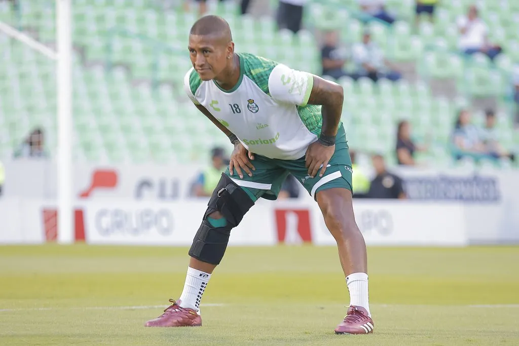 Pedro Aquino, volante peruano – Foto: Manuel Guadarrama/Getty Images