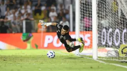 Gabriel Brazão, jogador do Santos, durante partida contra o CRB no estadio Vila Belmiro pela Copa Do Brasil 2025. Foto: Mauricio De Souza/AGIF