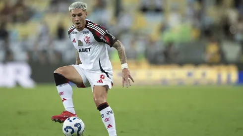 RJ - RIO DE JANEIRO - 19/04/2025 - BRASILEIRO A 2025, VASCO X FLAMENGO - Varela jogador do Flamengo durante partida contra o Vasco no estadio Maracana pelo campeonato Brasileiro A 2025. Foto: Jorge Rodrigues/AGIF