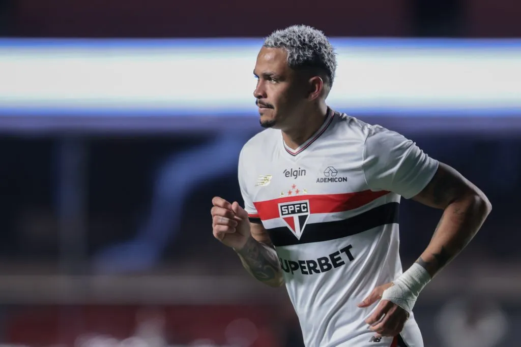 SP – SAO PAULO – 29/04/2025 – COPA DO BRASIL 2025, SAO PAULO X NAUTICO – Luciano jogador do Sao Paulo comemora seu gol durante partida contra o Nautico no estadio Morumbi pelo campeonato Copa Do Brasil 2025. Foto: Marcello Zambrana/AGIF