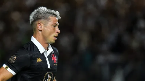 RJ - RIO DE JANEIRO - 18/01/2024 - CARIOCA 2024, VASCO X BOAVISTA - Capasso jogador do Vasco durante partida contra o Boavista no estadio Sao Januario pelo campeonato Carioca 2024. Foto: Thiago Ribeiro/AGIF