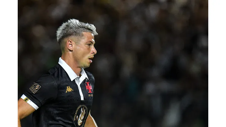 RJ - RIO DE JANEIRO - 18/01/2024 - CARIOCA 2024, VASCO X BOAVISTA - Capasso jogador do Vasco durante partida contra o Boavista no estadio Sao Januario pelo campeonato Carioca 2024. Foto: Thiago Ribeiro/AGIF