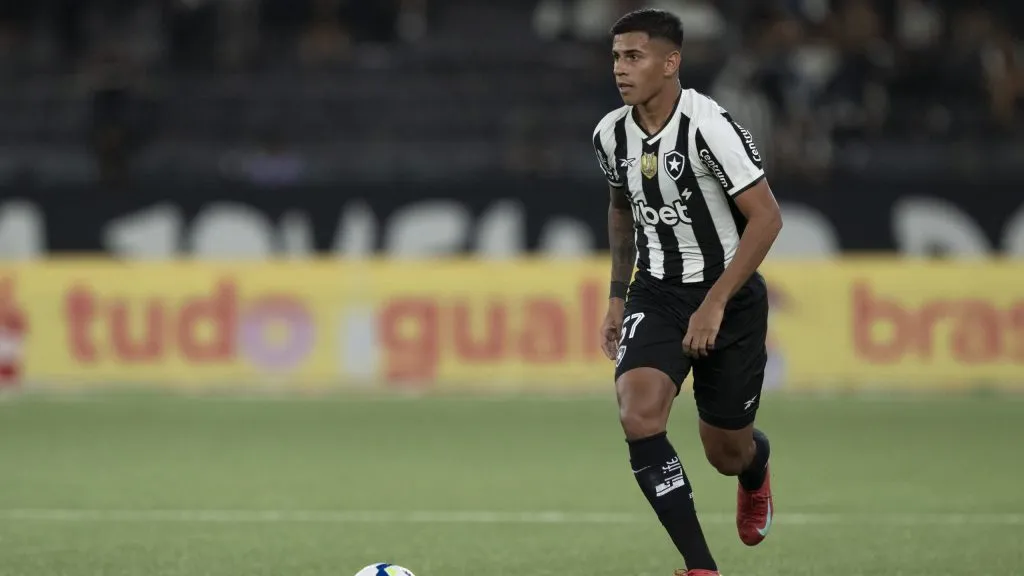 David Ricardo jogador do Botafogo durante partida contra o Capital no estádio Engenhão pelo campeonato Copa Do Brasil 2025. Foto: Jorge Rodrigues/AGIF
