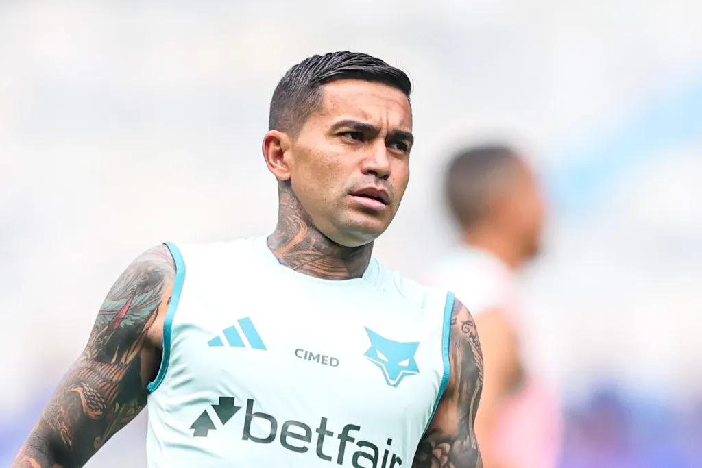 Atacante teve uma rápida passagem pelo Cruzeiro. Foto: Gilson Lobo/AGIF