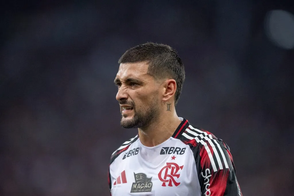 Arrascaeta em jogo pelo Rubro-Negro. Foto: Thiago Ribeiro/AGIF