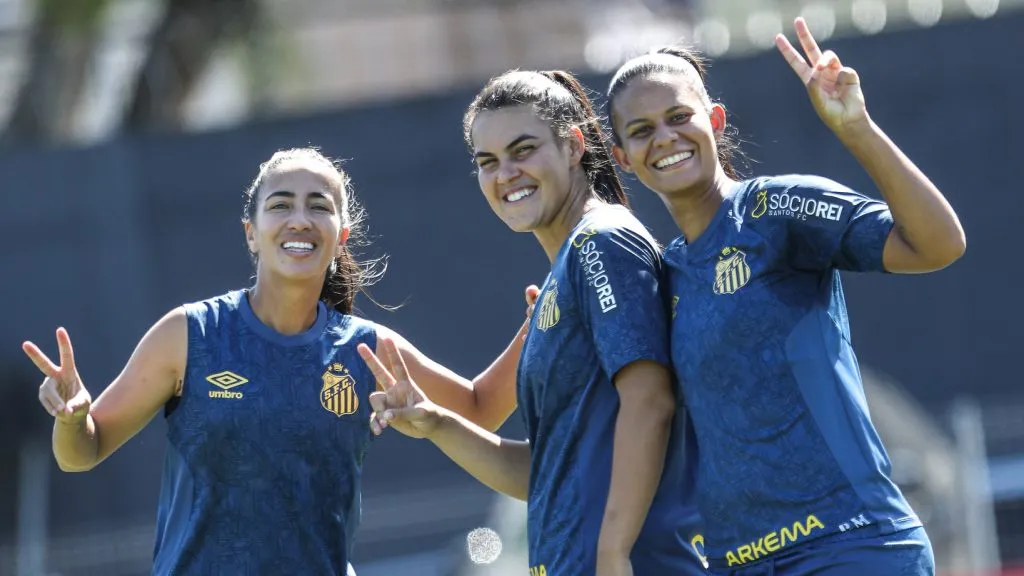 Leidiane, Julia Daltoé e Rafa Martins em treino do Santos