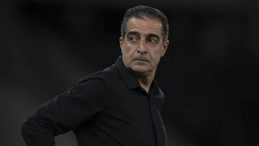 Renato Paiva, comandante do Alvinegro de General Severiano. Foto: Jorge Rodrigues/AGIF.