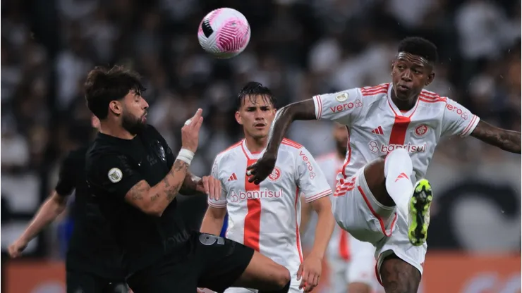 Corinthians x Internacional se enfrentam pelo Campeonato Brasileiro 2025. Foto: Ettore Chiereguini/AGIF