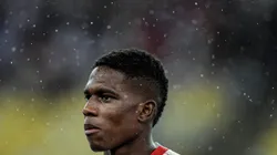 Henry Mosquera jogador do Bragantino durante partida contra o Flamengo no estádio Maracanã pelo campeonato Brasileiro A 2024. Foto: Thiago Ribeiro/AGIF