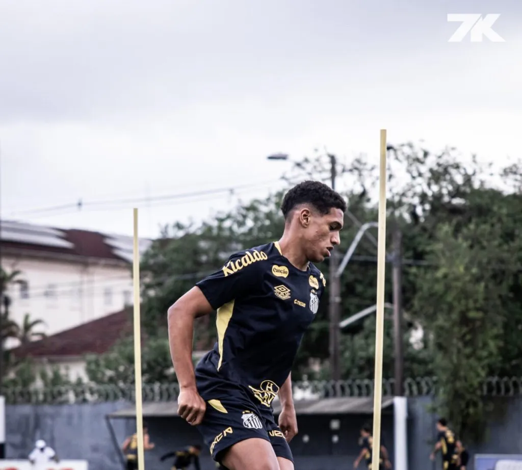 Souza, jovem lateral do Santos