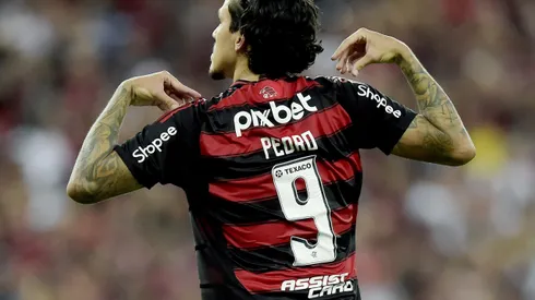 RJ - RIO DE JANEIRO - 27/04/2025 - BRASILEIRO A 2025, FLAMENGO X CORINTHIANS - Pedro jogador do Flamengo comemora seu gol durante partida contra o Corinthians no estadio Maracana pelo campeonato Brasileiro A 2025. Foto: Alexandre Loureiro/AGIF