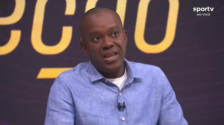 PC de Oliveira diz que foi pênalti em Neymar contra o Atlético-MG.