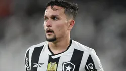 Criticado no Botafogo, Artur passou em branco contra o Bahia - Foto: Thiago Ribeiro/AGIF