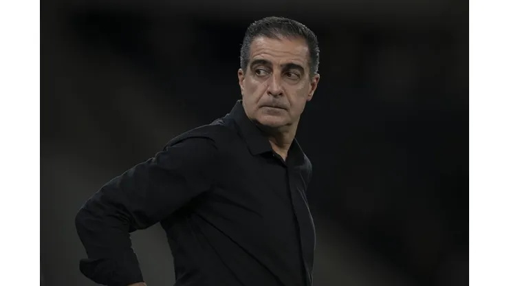 Planejamento ruim”: jornalista analisa crise do Botafogo após revés em Salvador