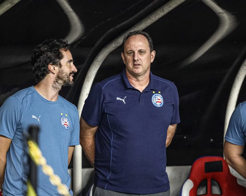 PA – BELEM – 30/04/2025 – COPA DO BRASIL 2025, PAYSANDU X BAHIA – Rogerio Ceni tecnico do Bahia durante partida contra o Paysandu no estadio Mangueirao pelo campeonato Copa Do Brasil 2025. Foto: Marcos Junior/AGIF