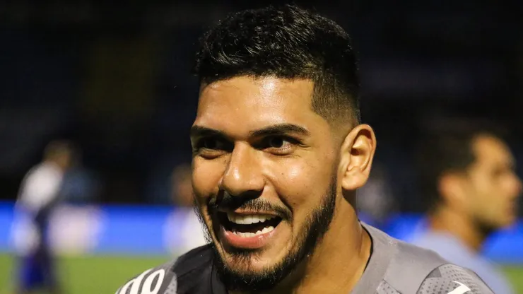 João Paulo tem contrato até 2027 na Vila Belmiro.