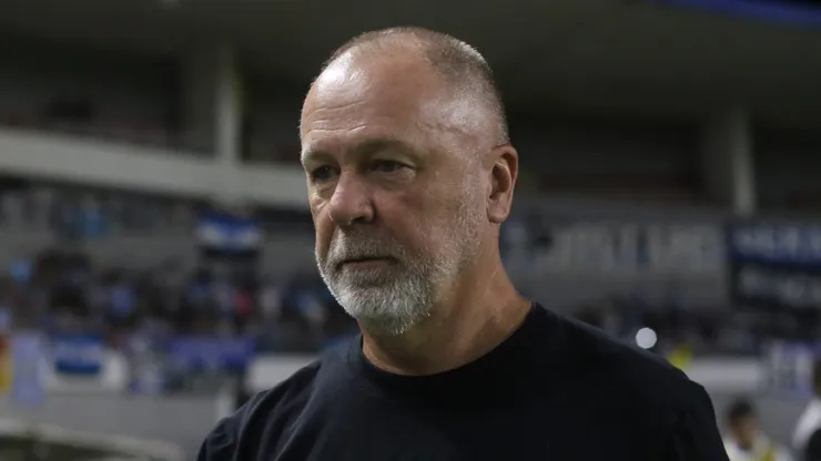 Mano Menezes técnico do Grêmio durante a partida entre CSA e Grêmio no Estádio Rei Pelé em Maceió (AL), válida pela Copa do Brasil 2025.