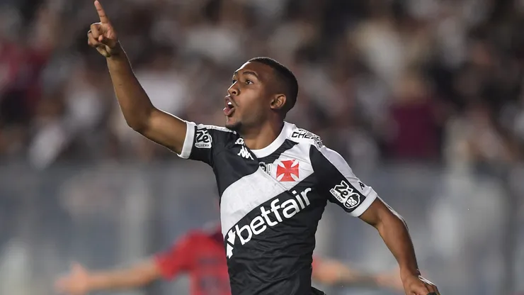 Rayan em partida pelo Vasco. Foto: Thiago Ribeiro/AGIF