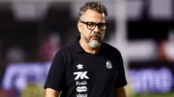 Cléber Xavier ainda não venceu no comando do Santos