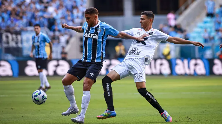 Santos perdeu para o Grêmio pelo Brasileirão. Foto: Maxi Franzoi/AGIF