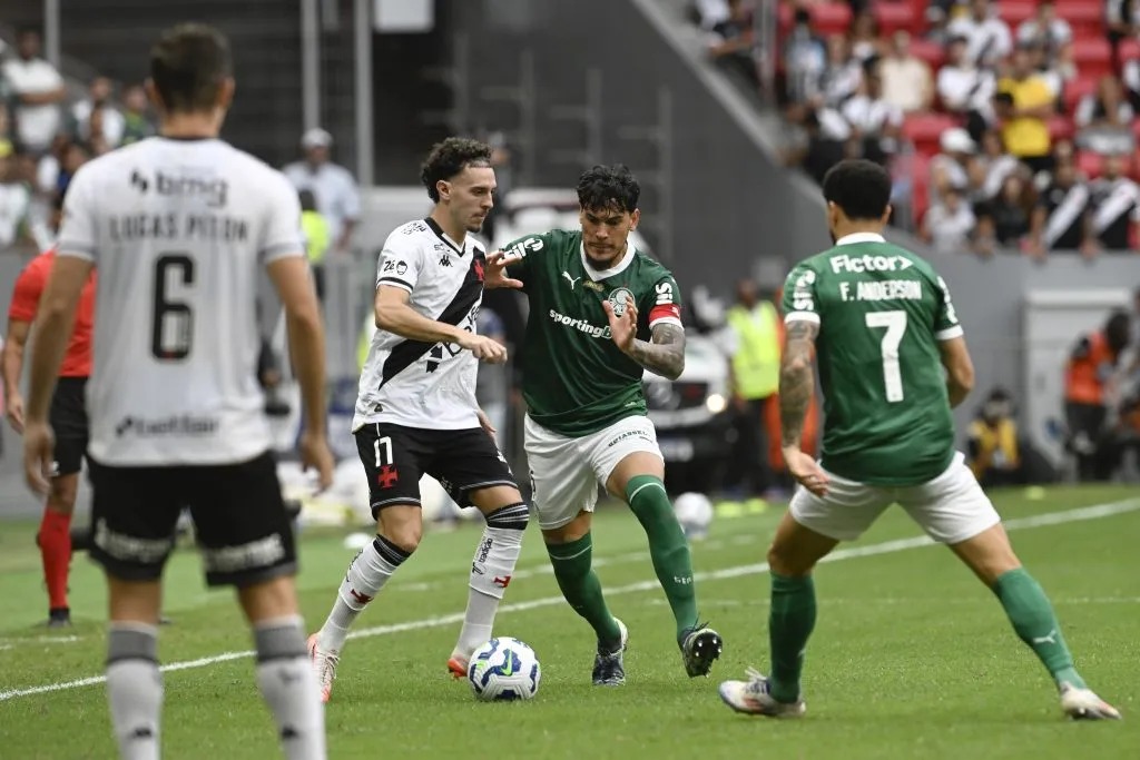 DF – BRASILIA – 04/05/2025 – BRASILEIRO A 2025, VASCO X PALMEIRAS –  Gustavo Gomez jogador do Palmeiras durante partida contra o Vasco no estadio Mane Garrincha pelo campeonato Brasileiro A 2025. Foto: Mateus Bonomi/AGIF