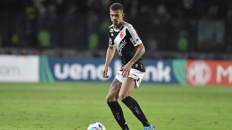 João Victor em ação pelo Vasco. Foto: Thiago Ribeiro/AGIF