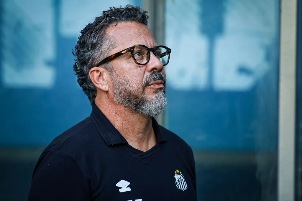 Cléber Xavier durante o jogo com o Grêmio. Foto: Maxi Franzoi/AGIF