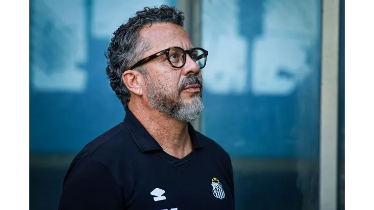 Cléber Xavier durante o jogo com o Grêmio.