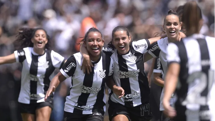 Comemoração jogadoras Corinthians. Foto: Alan Morici/AGIF