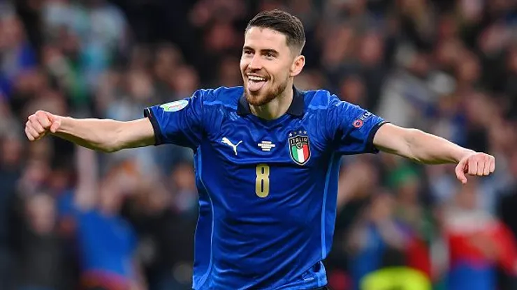 Jorginho comemorando gol pela Seleção Italiana contra a Espanha, na semifinal da UEFA Euro 2020. Foto: Claudio Villa