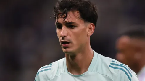 Dinenno não ficou sequer no banco contra o Flamengo e Jardim mandou a real