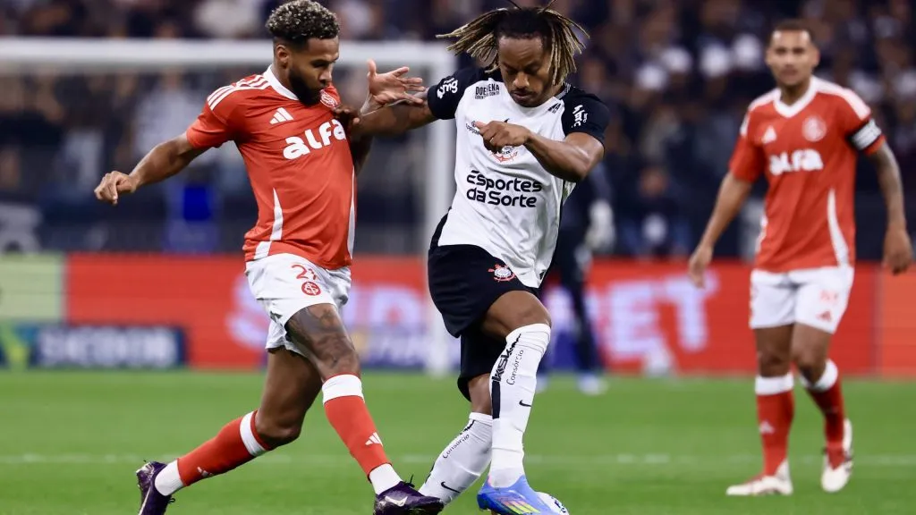 Carrillo durante partida. Foto: Marcello Zambrana/AGIF