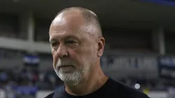 - Mano Menezes, treinador gremista