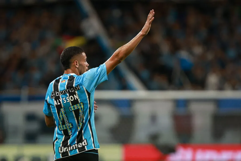 RS – PORTO ALEGRE – 13/04/2025 – BRASILEIRO A 2025, GREMIO X FLAMENGO – Alysson Edward jogador do Gremio durante partida contra o Flamengo no estadio Arena do Gremio pelo campeonato Brasileiro A 2025. Foto: Maxi Franzoi/AGIF