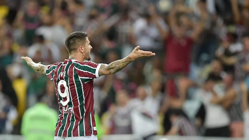 Everaldo comemora gol feito em cima do Sport. Foto: Thiago Ribeiro/AGIF.