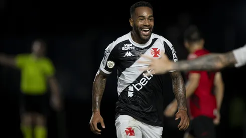 Alex Teixeira voltou a ganhar mais oportunidades no Vasco - Foto: Jorge Rodrigues/AGIF