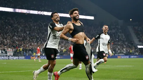 Yuri Alberto marcou três vezes contra o Internacional