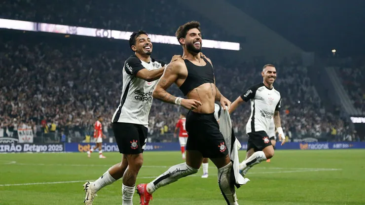 Yuri Alberto marcou três vezes contra o Internacional