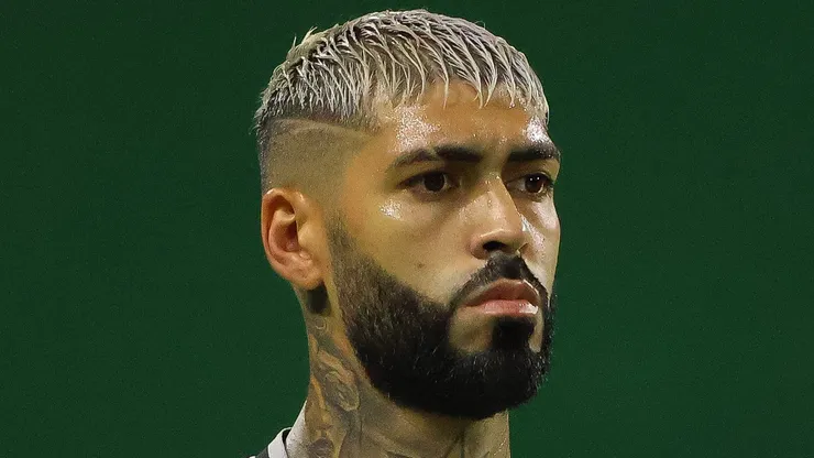Alexander Barboza jogador do Botafogo durante execução do hino nacional antes da partida contra o Palmeiras no estádio Arena Allianz Parque pelo campeonato Brasileiro A 2024.